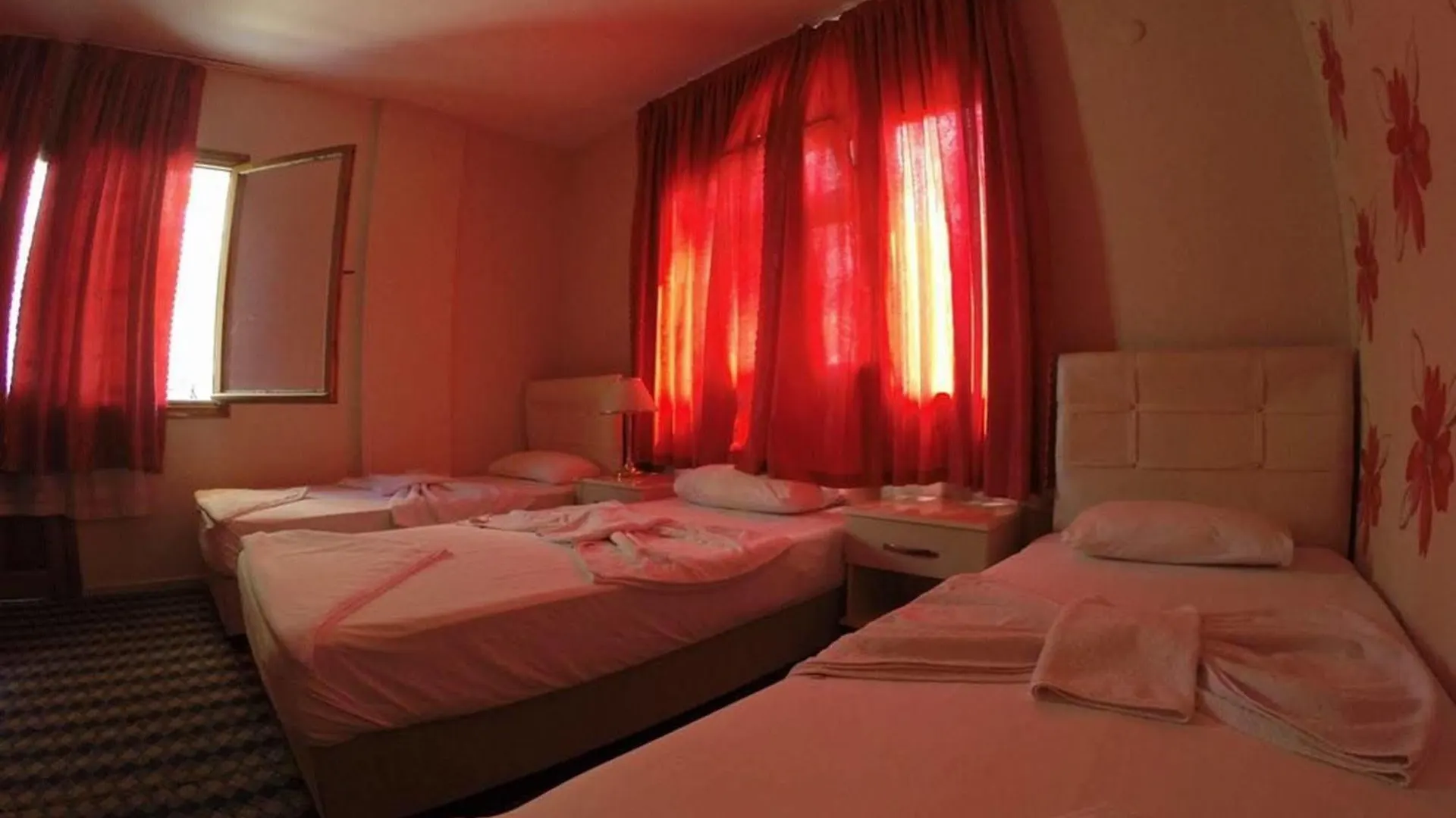 فندق مبيت وإفطار كوشاداسيه Karya Hotel