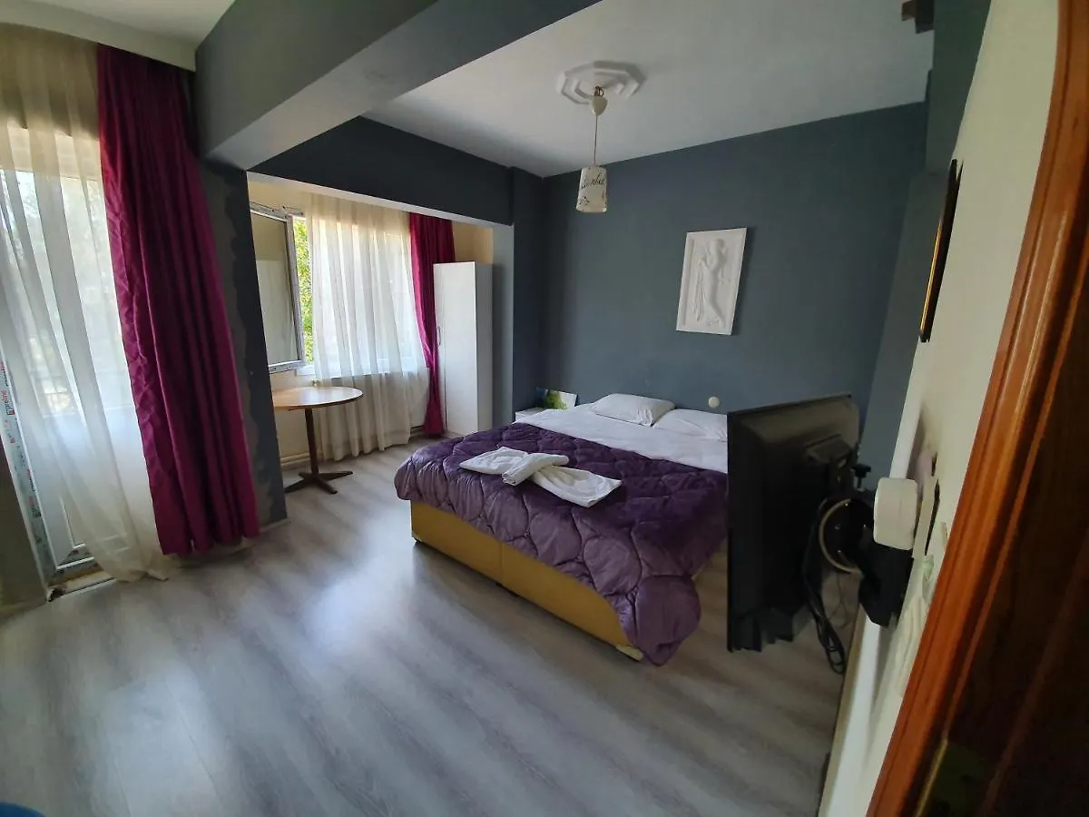 كوشاداسيه Karya Hotel