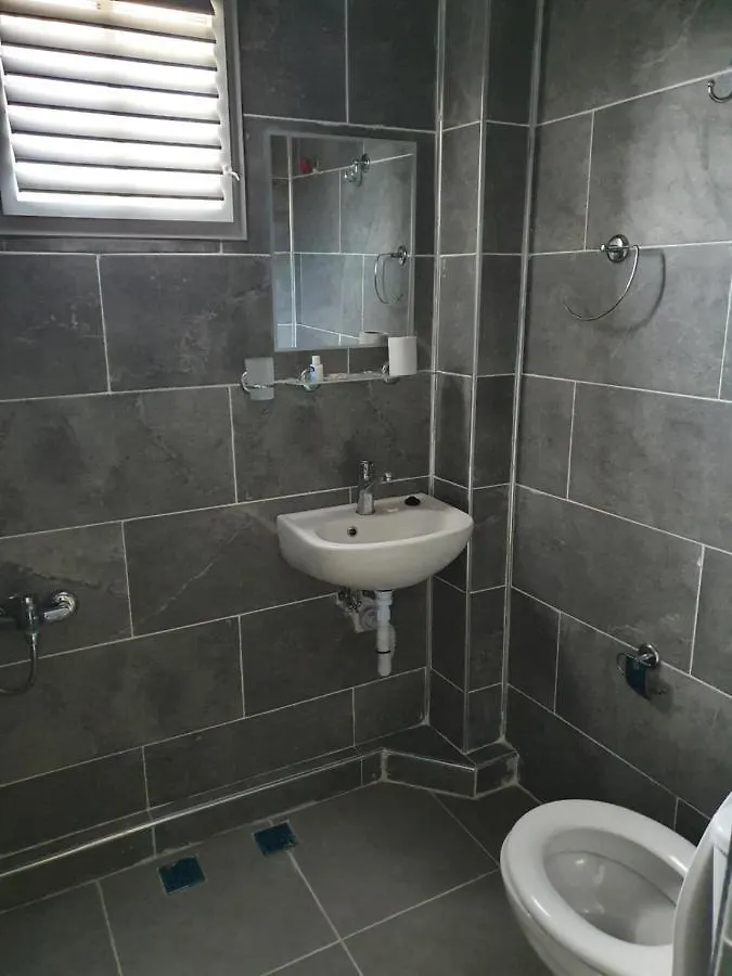 كوشاداسيه Karya Hotel فندق مبيت وإفطار